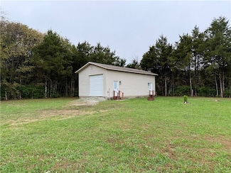 11084 Pearce Rd, Fayetteville, AR 72701