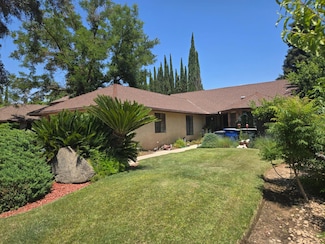 7762 N 7th St, Fresno, CA 93720