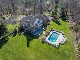 7 Coventry Ct, Purchase, NY 10577