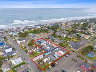1461 NW 17th St, Lincoln City, OR 97367