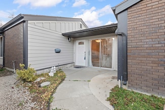 5976 S Monte Carlo Dr, Salt Lake City, UT 84121