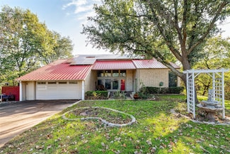 1612 Lakecrest Cir, Granbury, TX 76048