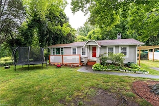 1415 Wiltshire St, High Point, NC 27265