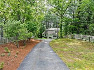 64 Meetinghouse Ln, Marshfield, MA 02050