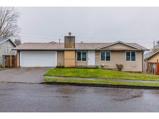 2450 NE Spruce Ave, Gresham, OR 97030