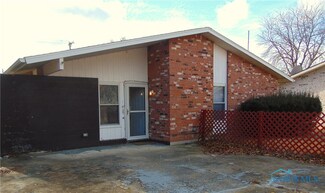 9817 Oak Place Ct, Holland, OH 43528