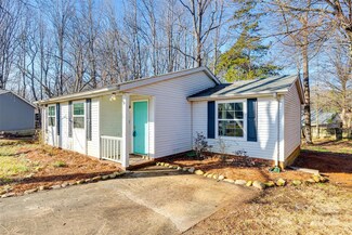 4901 Smokehollow Rd, Charlotte, NC 28227
