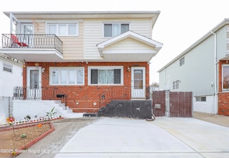 32 Thayer Place, Staten Island, NY 10306