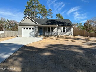 772 Edgewood Rd, Boiling Spring Lakes, NC 28461