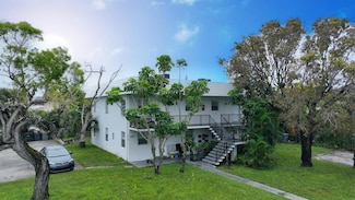 906 Foresteria Dr, West Palm Beach, FL 33403