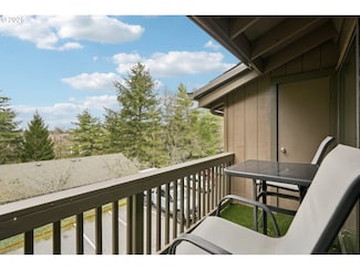 7748 SW Barnes Rd Unit D, Portland, OR 97225