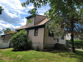 141 Angell St, Fall River, MA 02723