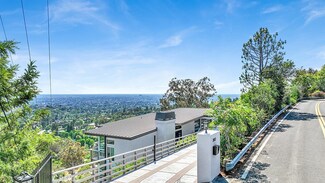 2012 La Cuesta Dr, Santa Ana, CA 92705