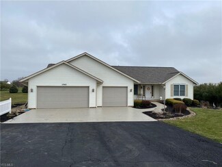 11965 Poorman St SW, Navarre, OH 44662