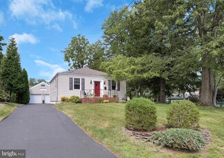 102 Gedney Rd, Lawrence Township, NJ 08648