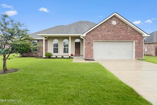 3020 Becky St, Ocean Springs, MS 39564