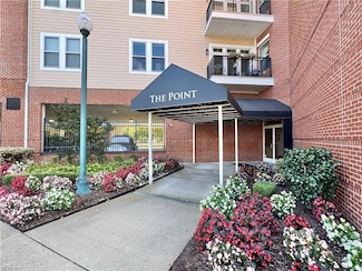 670 Town Center Dr Unit 404, Newport News, VA 23606