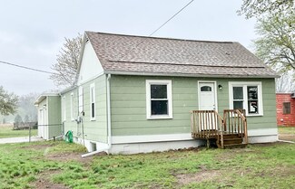 800 S Wolf Lake Rd, Muskegon, MI 49442