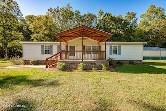 322 Fayrewinds Ln, Chocowinity, NC 27817