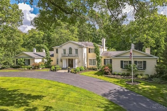 8075 Kugler Mill Rd, Cincinnati, OH 45243