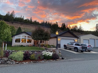 265 Elk View Dr, Canyon City, OR 97820