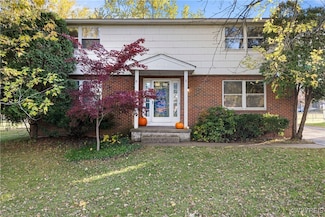 6354 Oconnor Dr, Lockport, NY 14094