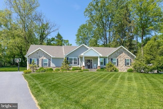 24 Red Bud Dr, Millersville, PA 17551