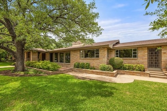 2900 Simondale Dr, Fort Worth, TX 76109