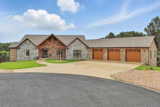 126 Twin Cavern Trail, Reeds Spring, MO 65737