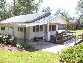 208 E Bell St, Tabor City, NC 28463