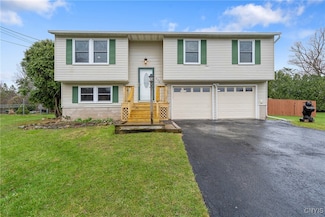 437 Birchwood Blvd, Baldwinsville, NY 13027