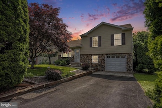 515 Squirrel Ln, Lansdale, PA 19446