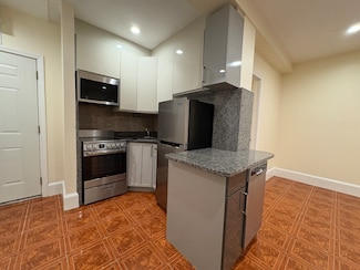 69 Babcock St Unit 7, Brookline, MA 02446