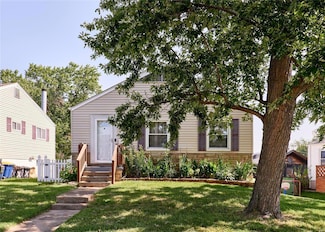 10243 Saint Katherine Ln, Saint Ann, MO 63074