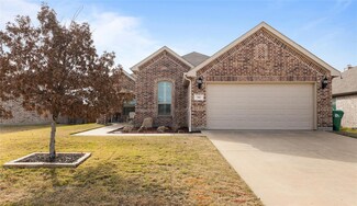 701 Meadowedge Ln, Denton, TX 76207