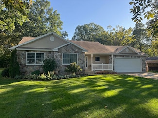 24607 Edgewood Dr, Sturgis, MI 49091