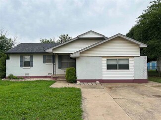 107 Maple St, Elgin, OK 73538