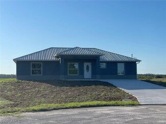 9016 Melody Ct, Labelle, FL 33935