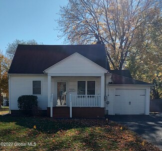 1042 Wavell Rd, Schenectady, NY 12303