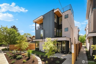 8833 Wallingford Ave N, Seattle, WA 98103
