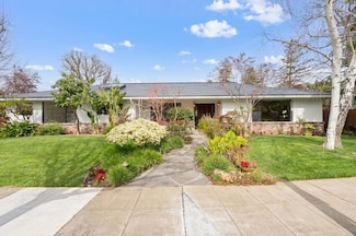 26 Manor Ct, Redwood City, CA 94062