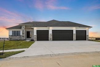 5812 N 198th St, Elkhorn, NE 68022