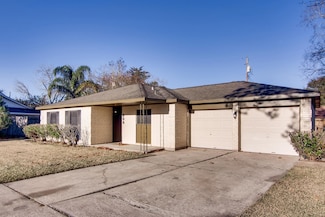 304 Lisa Ct, Friendswood, TX 77546