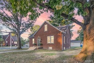 1601 Poplar St, Highland, IL 62249