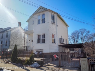 40 Quinn St, Staten Island, NY 10304