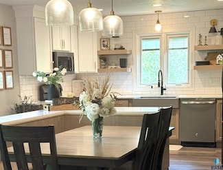 609 S Splitrock Blvd, Brandon, SD 57005