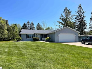 815 E Allen Ct, Au Gres, MI 48703