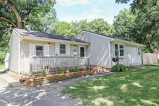 2720 27th St, Des Moines, IA 50310