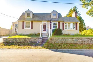20 Ivy St, West Warwick, RI 02893