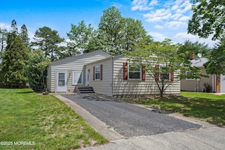 152 Biabou Dr, Toms River, NJ 08757